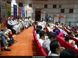 Tiffin Meet, Singapore's Cleanliness In PM Modi's Mantra To MPs At BJP Workshop Tiffin Meet, Singapore's Cleanliness In PM Modi's Mantra To MPs At BJP Workshop