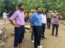 Indian Hockey Greats Take Part In Relief, Rescue Operations In Flood-Hit Punjab Indian Hockey Greats Take Part In Relief, Rescue Operations In Flood-Hit Punjab