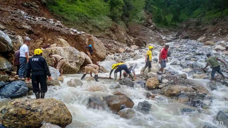 Weather Office Issues Red Alert For Uttarakhand, Schools Shut In 10 Districts Weather Office Issues Red Alert For Uttarakhand, Schools Shut In 10 Districts