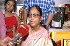Banu Mushtaq Thanks Siddaramaiah After Receiving Formal Mysuru Dasara Invitation Banu Mushtaq Thanks Siddaramaiah After Receiving Formal Mysuru Dasara Invitation