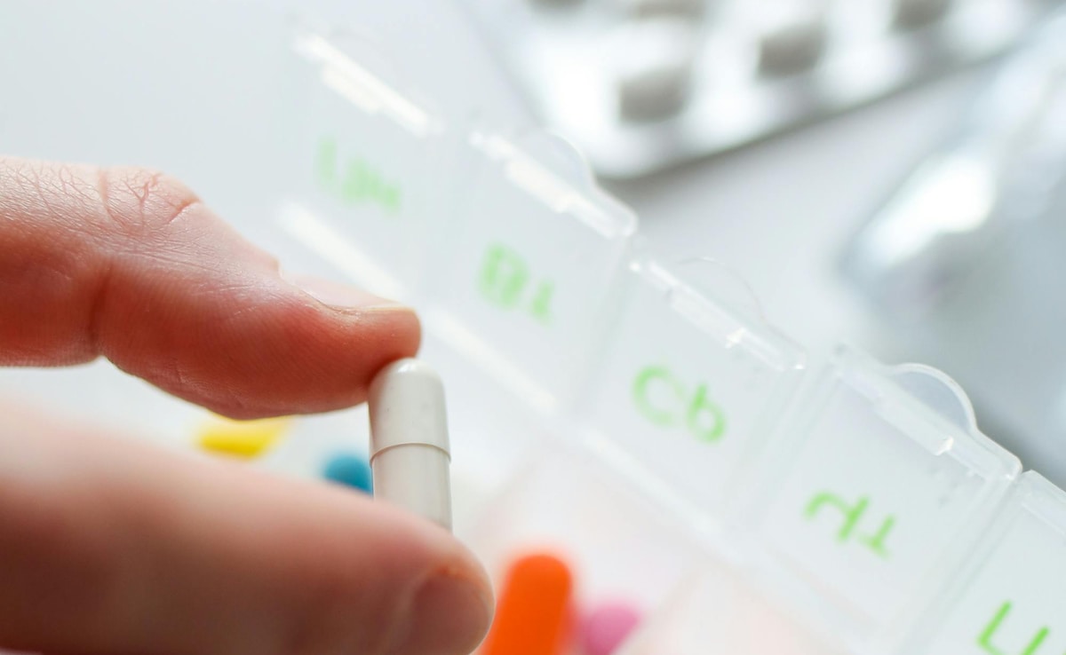 Morning, Noon, Or Night? Nutritionist Explains The Right Time To Take Supplements