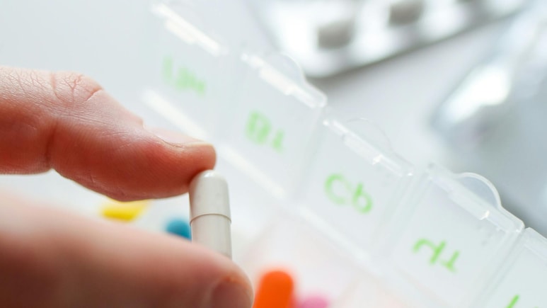 Morning, Noon, Or Night? Nutritionist Explains The Right Time To Take Supplements