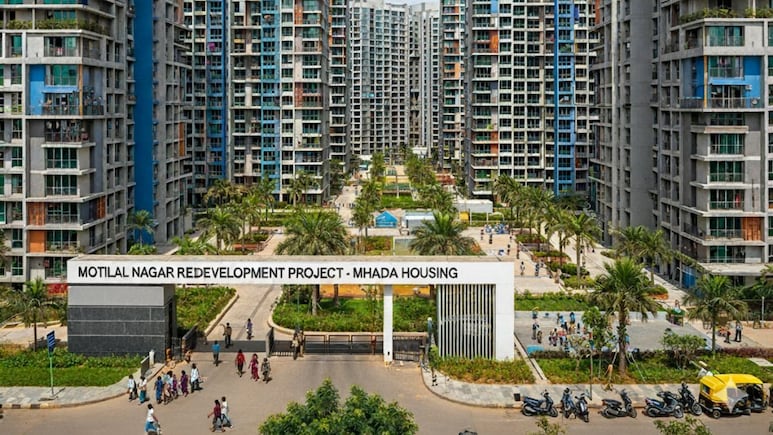 MHADA News : सर्वात मोठी पुनर्विकास योजना; गोरेगावच्या रहिवाशांना ‘जॅकपॉट’ लागला; 1600 चौरस फुटांंचं घर मिळणार MHADA News : सर्वात मोठी पुनर्विकास योजना; गोरेगावच्या रहिवाशांना ‘जॅकपॉट’ लागला; 1600 चौरस फुटांंचं घर मिळणार