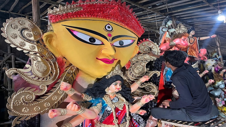 Navratri 2025: दुर्गा पूजा पर महंगाई की मार; दुर्गा प्रतिमा बनाने वाले मूर्तिकार बदहाल, NDTV ग्राउंड रिपोर्ट Navratri 2025: दुर्गा पूजा पर महंगाई की मार; दुर्गा प्रतिमा बनाने वाले मूर्तिकार बदहाल, NDTV ग्राउंड रिपोर्ट
