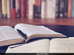 50-Year-Old Chinese Mother Gets Into Law School After Studying From Son's Books 50-Year-Old Chinese Mother Gets Into Law School After Studying From Son's Books