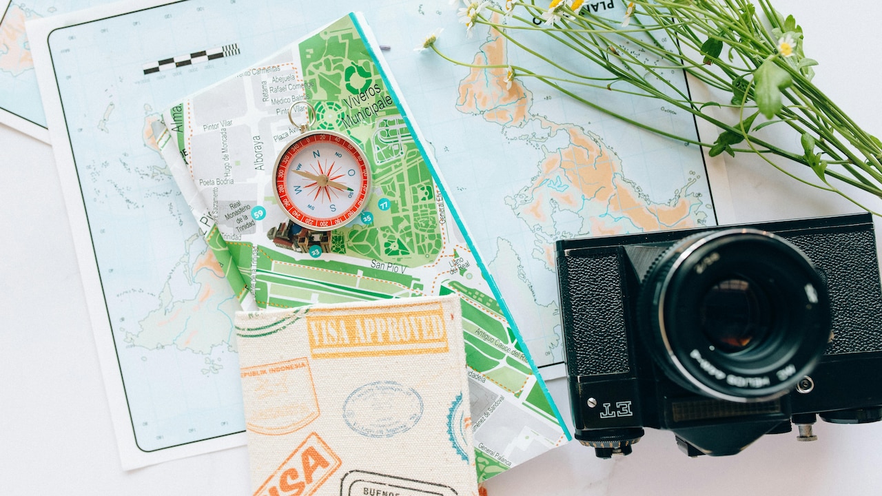 Explore easy and useful gift ideas for travel lovers