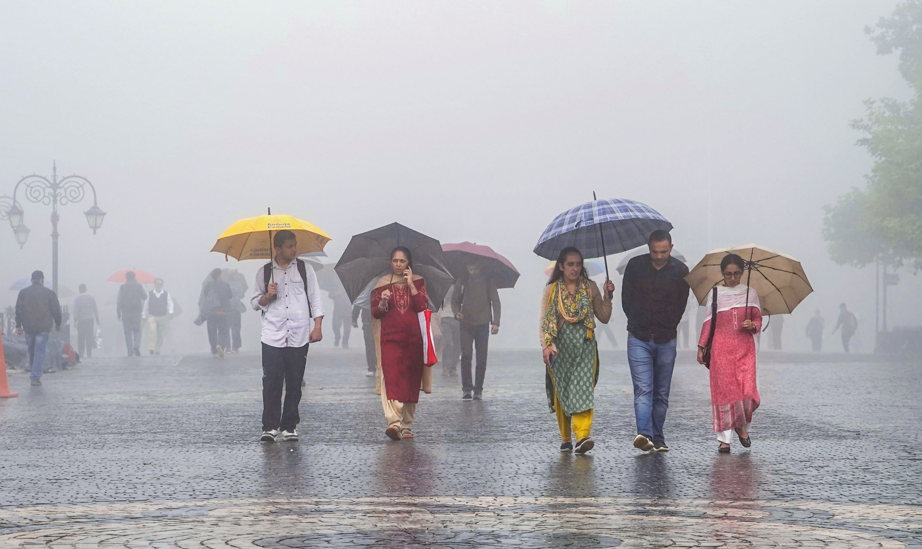 नहीं थम रहा बारिश का दौर... दिल्ली-NCR में आंधी-तूफान का अलर्ट, हिमाचल में भी खूब बरसेंगे बादल