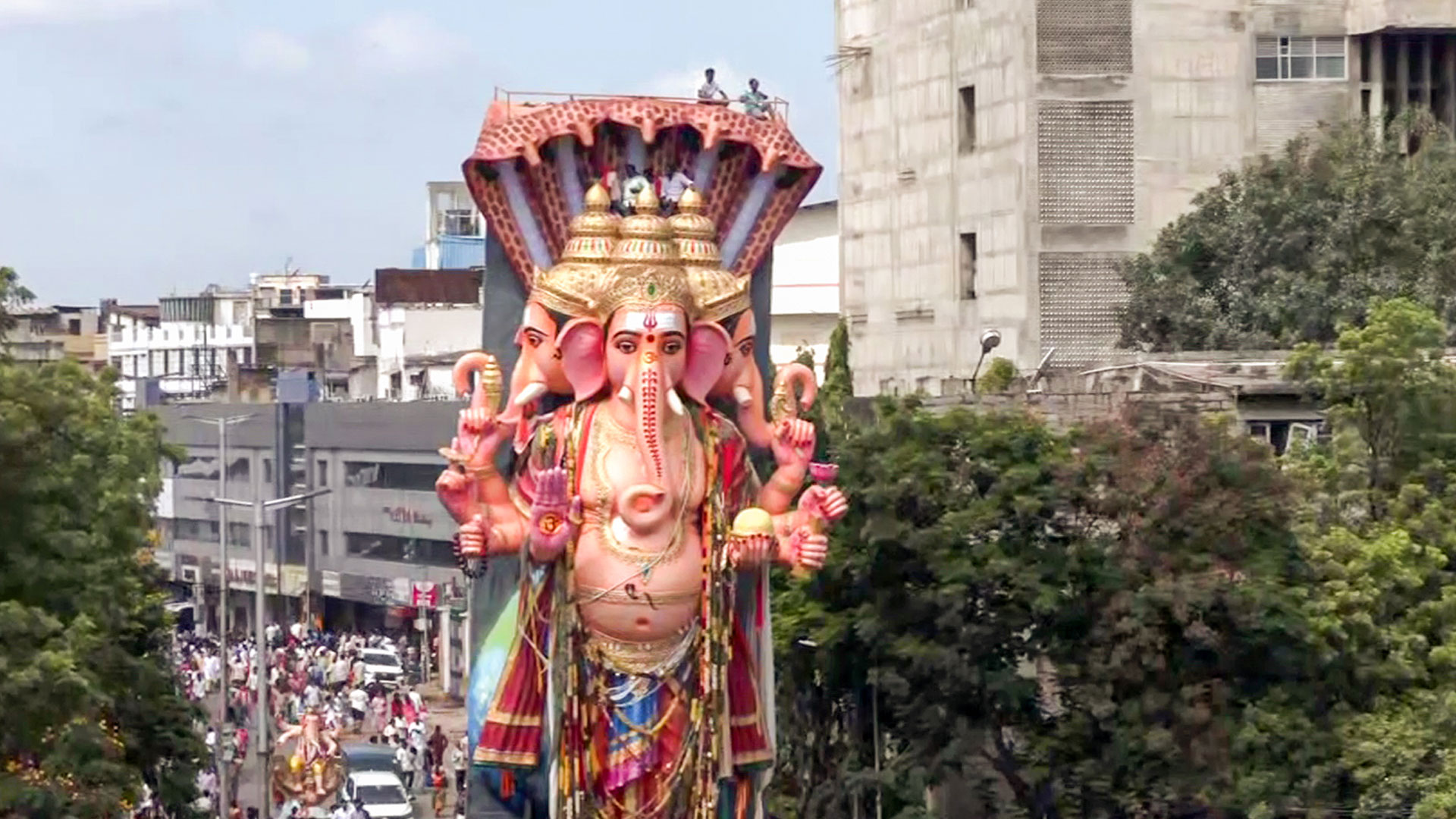 Ganpati Bappa Morya: Hyderabad Decked Up For Ganesh Visarjan