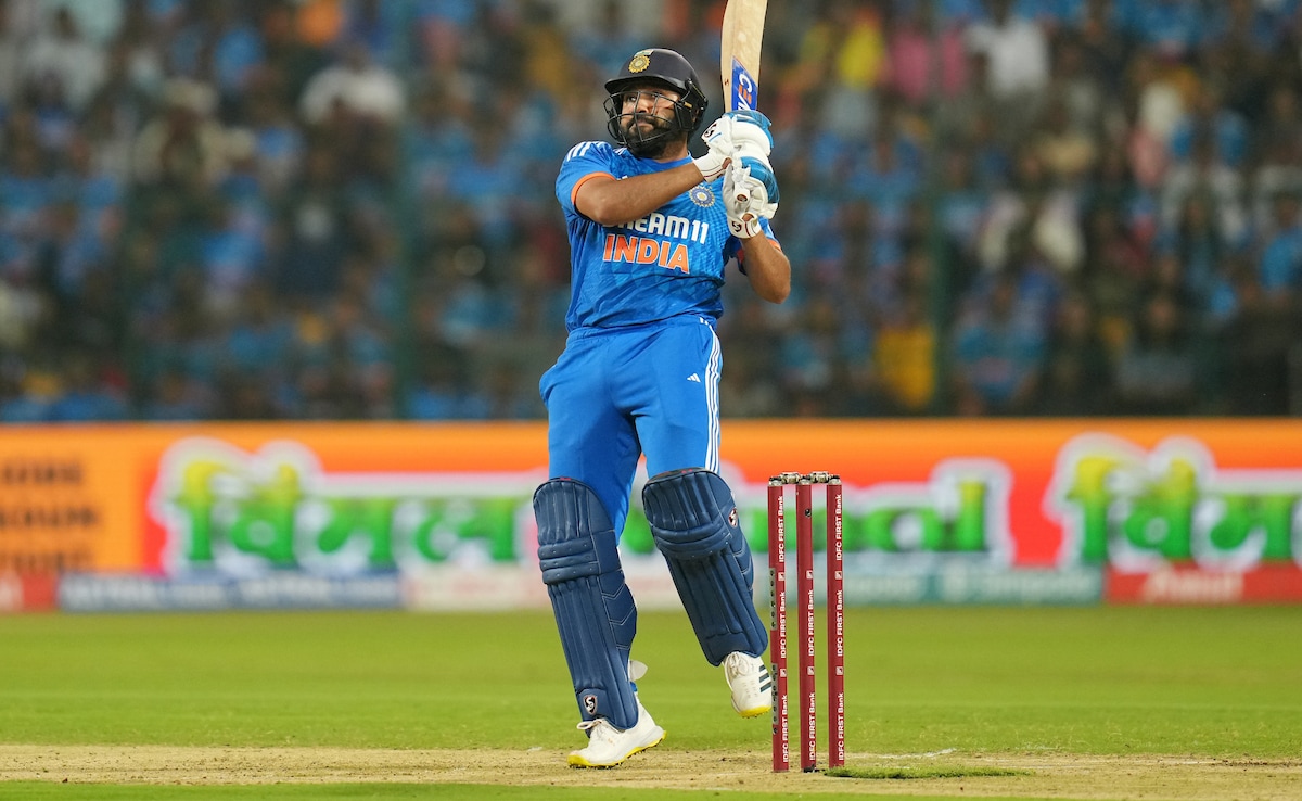 IND vs AUS: मात्र इतने छक्के लगाते ही रोहित शर्मा तोड़ देंगे शाहिद अफरीदी का वर्ल्ड रिकॉर्ड