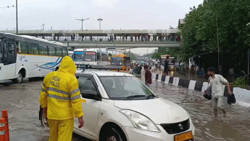 यमुना का रौद्ररुप और जलस्तर डरा रहा, ISBT का हाल देखिए जरा