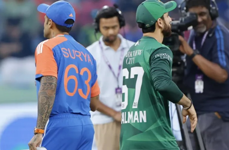 T20 World Cup 2026 Schedule: अगर भारत फाइनल में पाकिस्तान से भिड़ा, तो यहां खेला जाएगा मुकाबला, जानें पाकिस्तान से जुड़े फाइनल तक के विकल्प