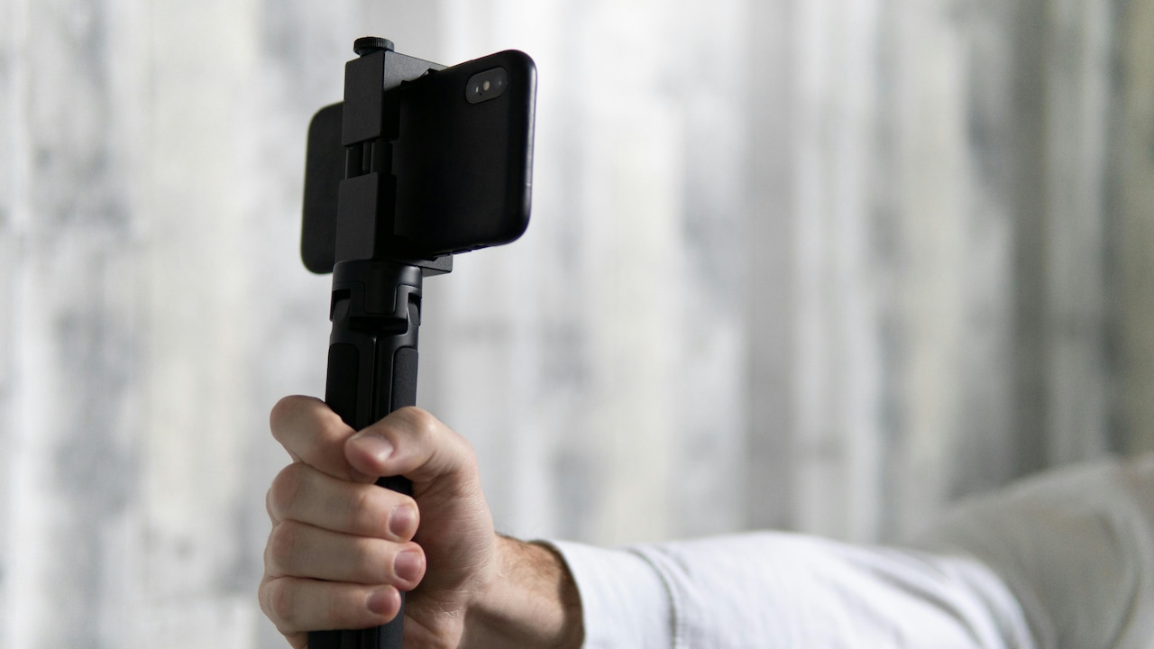 Click Smarter: Selfie Sticks At Great Prices On Amazon Great Indian Festival