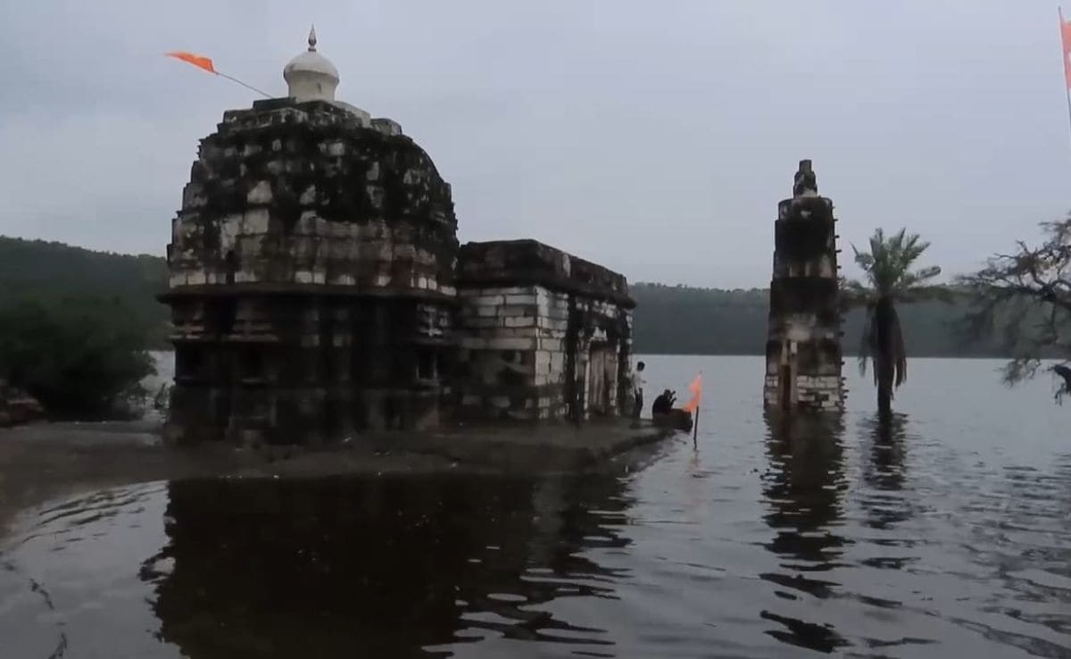 Lonar Lake's Historical Heritage Under Threat: 12 Temples Submerged ...
