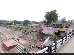 200 Families Rescued As Jhelum Overflows In J&K's Budgam 200 Families Rescued As Jhelum Overflows In J&K's Budgam