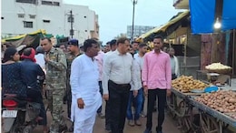 कवर्धा में सड़क पर ठेला लगाने वालों पर होगी कार्रवाई, कलेक्टर ने&nbsp;नवीन बाजार से कर्मा माता चौक तक किया निरीक्षण