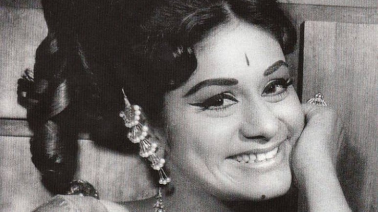 अरुणा ईरानी की यंग डेज की 10 फोटो, 70s में हीरोइनों पर वैंप थीं भारी, 5वीं देख कहेंगे-हीरो यूं ही नहीं थे फिदा अरुणा ईरानी की यंग डेज की 10 फोटो, 70s में हीरोइनों पर वैंप थीं भारी, 5वीं देख कहेंगे-हीरो यूं ही नहीं थे फिदा