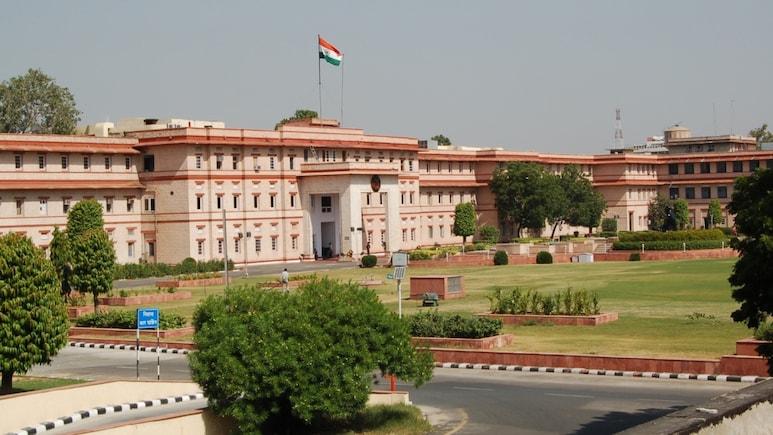 अब सरकारी कर्मचारी करेंगे 'सफाई'! कोर्ट की अवमानना पर राजस्थान में नया नियम लागू, जानिये क्या हैं 15 तरह की सजाएं अब सरकारी कर्मचारी करेंगे 'सफाई'! कोर्ट की अवमानना पर राजस्थान में नया नियम लागू, जानिये क्या हैं 15 तरह की सजाएं