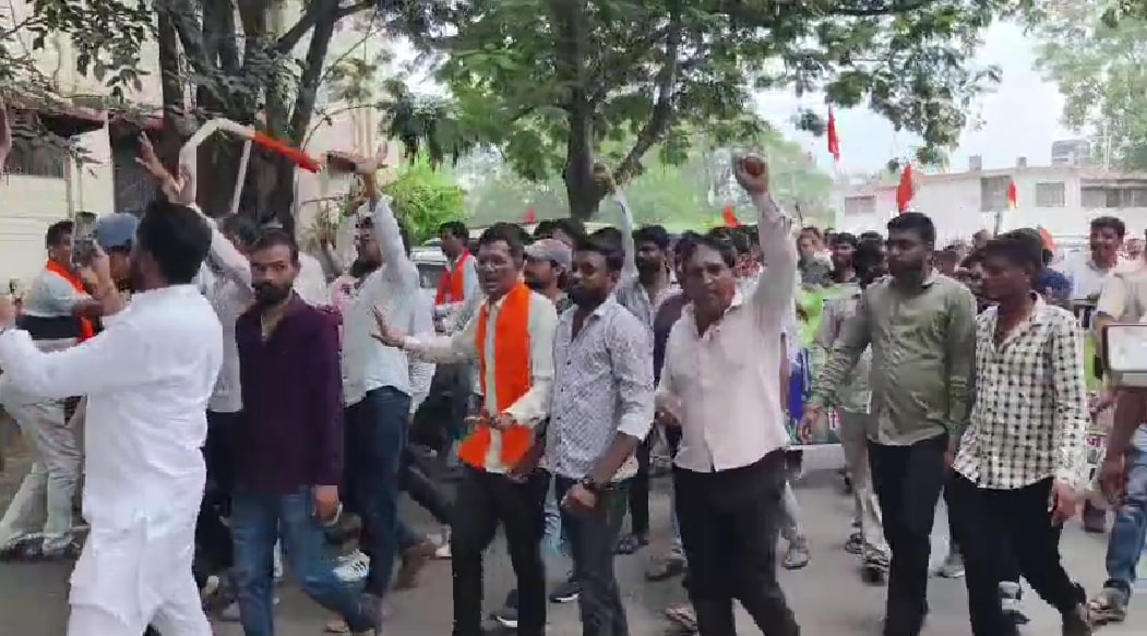 धार में किसानों ने जताया विरोध धार में किसानों ने जताया विरोध