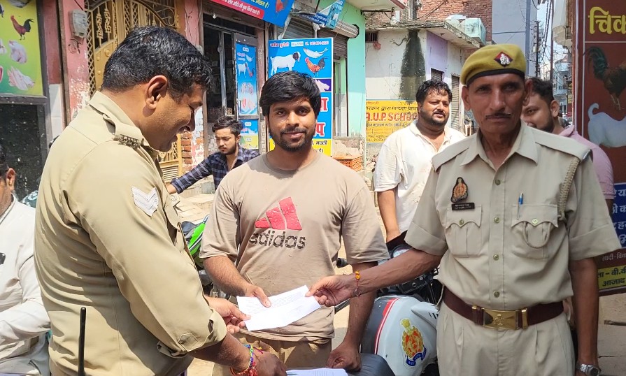 'नवरात्रि में 12 दिन बंद रखें दुकानें', यूपी के शामली में मीट दुकानदारों को प्रशासन का नोटिस