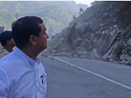 बद्रीनाथ हाइवे पर अचानक आ गया पूरा पहाड़, बाल-बाल बचे BJP सांसद बलूनी, देखिए वीडियो बद्रीनाथ हाइवे पर अचानक आ गया पूरा पहाड़, बाल-बाल बचे BJP सांसद बलूनी, देखिए वीडियो