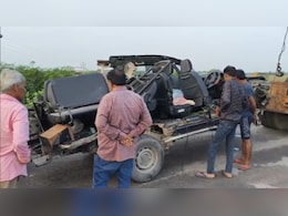 राजस्थान: पिता की अस्थियां हरिद्वार में विसर्जित कर आ रहे बेटे की मौत, तेज रफ्तार ट्रेलर ने मारी टक्कर राजस्थान: पिता की अस्थियां हरिद्वार में विसर्जित कर आ रहे बेटे की मौत, तेज रफ्तार ट्रेलर ने मारी टक्कर