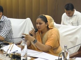 Sanjana Jatav: अफसर को मोबाइल चलाता देख सांसद संजना जाटव का चढ़ा पारा, गुस्से में  मीटिंग से बाहर जाने के लिए बोला Sanjana Jatav: अफसर को मोबाइल चलाता देख सांसद संजना जाटव का चढ़ा पारा, गुस्से में  मीटिंग से बाहर जाने के लिए बोला