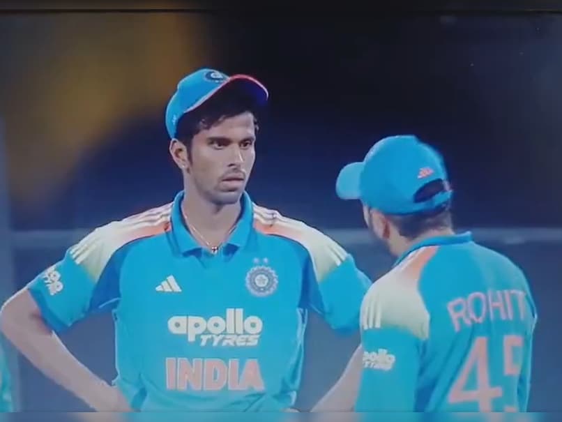 "Generally, Captains Come And Tell The Bowlers": Rohit Sharma's Chat With Washington Sundar Has Everyone Talking