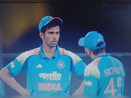 "Generally, Captains Come And Tell The Bowlers": Rohit Sharma's Chat With Washington Sundar Has Everyone Talking "Generally, Captains Come And Tell The Bowlers": Rohit Sharma's Chat With Washington Sundar Has Everyone Talking
