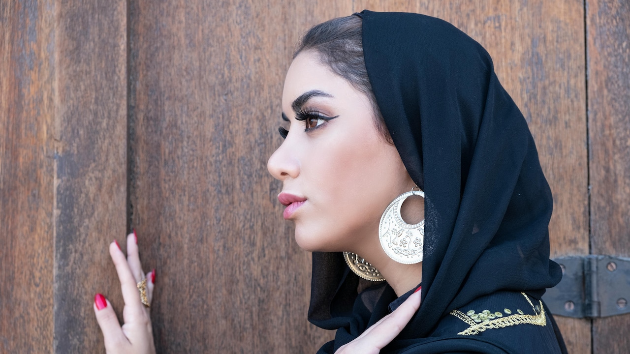 Best Lightweight Earrings For Women: No Pull, No Pain, Just Style