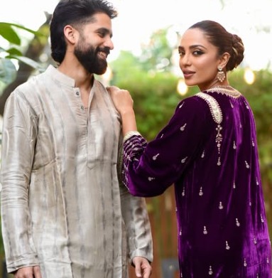 Naga Chaitanya Can't Take Eyes Off Sobhita Dhulipala In First Diwali Pics After Marriage