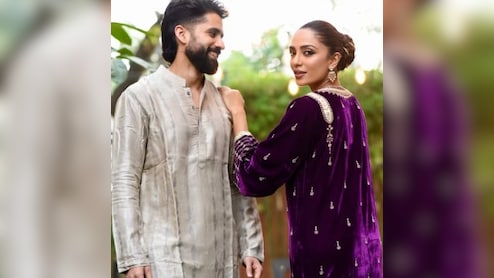 Naga Chaitanya Can't Take Eyes Off Sobhita Dhulipala In First Diwali Pics After Marriage