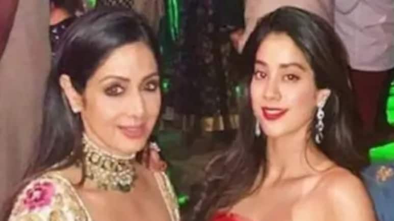 Janhvi Kapoor Says She Underwent Cosmetic Procedures "Under Mother Sridevi's Guidance": "I Don't Believe In Gatekeeping" Janhvi Kapoor Says She Underwent Cosmetic Procedures "Under Mother Sridevi's Guidance": "I Don't Believe In Gatekeeping"