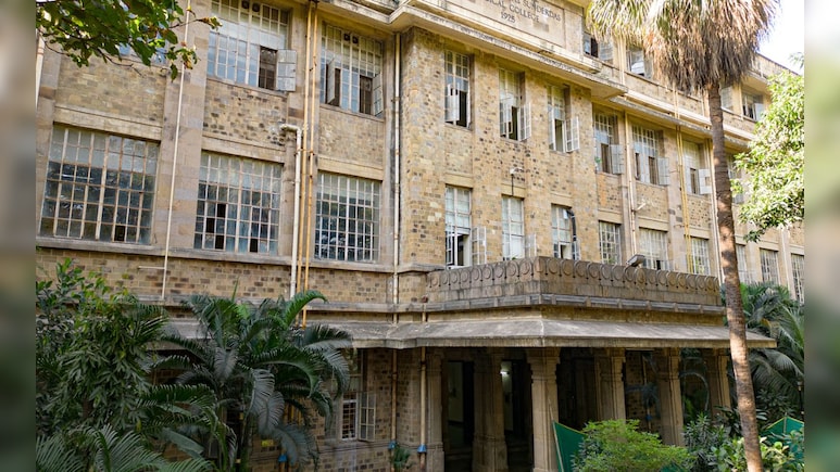 Mumbai Doctor Stabbed By Woman Staff's Brother Over Their Relationship