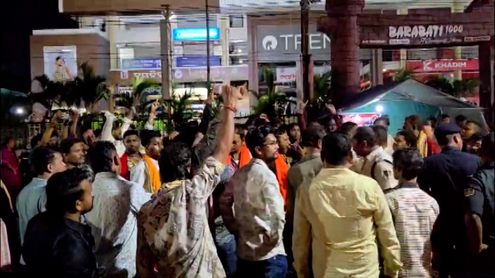 Video : Odisha Shuts Down Internet In Cuttack After Violence Erupts
