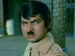 असरानी की याद में बनाई गई एक स्पेशल सैंड आर्ट, लिखा था उनका मशहूर डायलॉग- आधे इधर जाओ..आधे उधर और... असरानी की याद में बनाई गई एक स्पेशल सैंड आर्ट, लिखा था उनका मशहूर डायलॉग- आधे इधर जाओ..आधे उधर और...