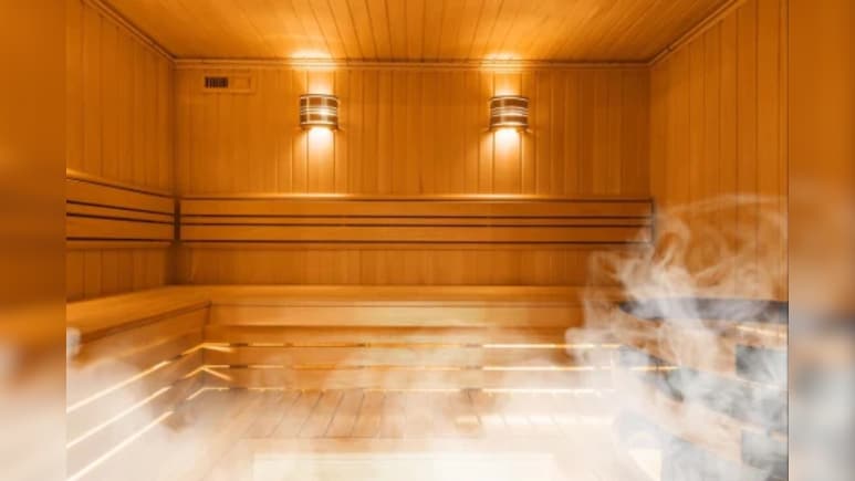 नोएडा के टाटा यूरेका पार्क सोसाइटी में स्टीम बाथ में फंसीं दो महिलाएं, एक घंटे तक रही अंदर बंद नोएडा के टाटा यूरेका पार्क सोसाइटी में स्टीम बाथ में फंसीं दो महिलाएं, एक घंटे तक रही अंदर बंद