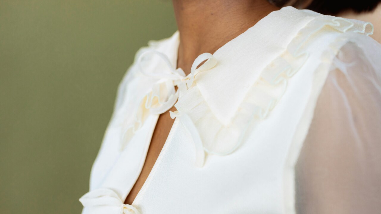 Collard neckline blouses Collard neckline blouses