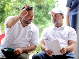 महागठबंधन के 2 प्रत्याशी आमने सामने, क्या बिगड़ेगा खेल या बिजेपी के उम्मीदवार को मिलेगा इससे फायदा महागठबंधन के 2 प्रत्याशी आमने सामने, क्या बिगड़ेगा खेल या बिजेपी के उम्मीदवार को मिलेगा इससे फायदा