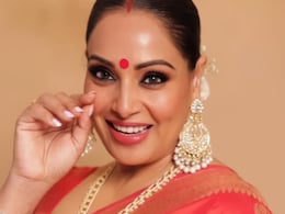 Bipasha Basu Joins Viral <i>Bipasha</i> Song Trend With Daughter Devi: "Mamma Trying To Be Glam" Bipasha Basu Joins Viral <i>Bipasha</i> Song Trend With Daughter Devi: "Mamma Trying To Be Glam"