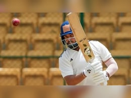 Ranji Trophy 2025:  4 हुए 0 पर आउट , पृथ्वी शॉ की महाराष्ट्र टीम में मचा हाहाकार Ranji Trophy 2025:  4 हुए 0 पर आउट , पृथ्वी शॉ की महाराष्ट्र टीम में मचा हाहाकार