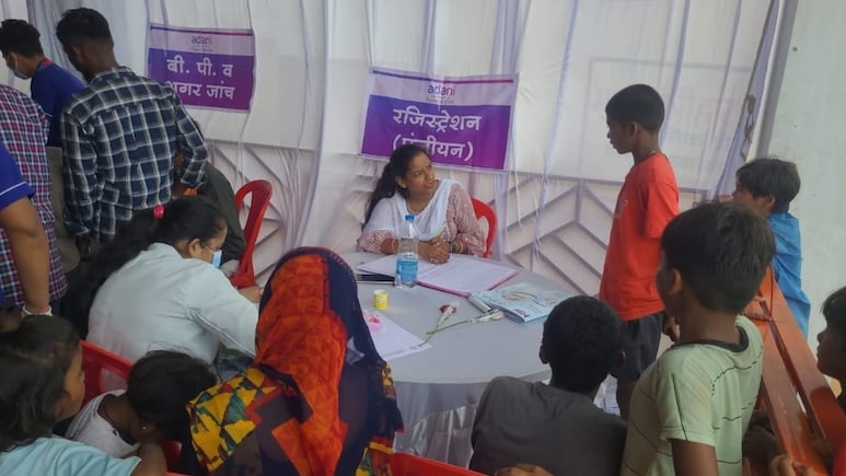 अदाणी फॉउंडेशन ने किया मेगा हेल्थ कैंप का आयोजन, 529 ग्रामीणों ने लिया निशुल्क स्वास्थ्य सेवाओं का लाभ