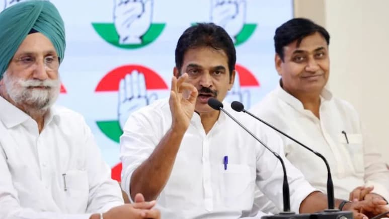Rajasthan Politics: 48 जिले, 3000 दावेदार, कांग्रेस किसे बनाएगी जिलाध्यक्ष? आज दिल्ली में तय होगा नाम, जल्द लगेगी मुहर Rajasthan Politics: 48 जिले, 3000 दावेदार, कांग्रेस किसे बनाएगी जिलाध्यक्ष? आज दिल्ली में तय होगा नाम, जल्द लगेगी मुहर