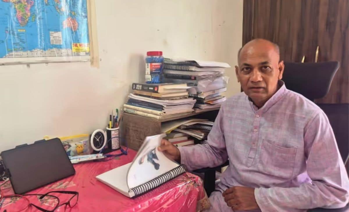 राष्ट्रीय अति पिछड़ा मोर्चा के अध्यक्ष विजय कुमार चौधरी. राष्ट्रीय अति पिछड़ा मोर्चा के अध्यक्ष विजय कुमार चौधरी.