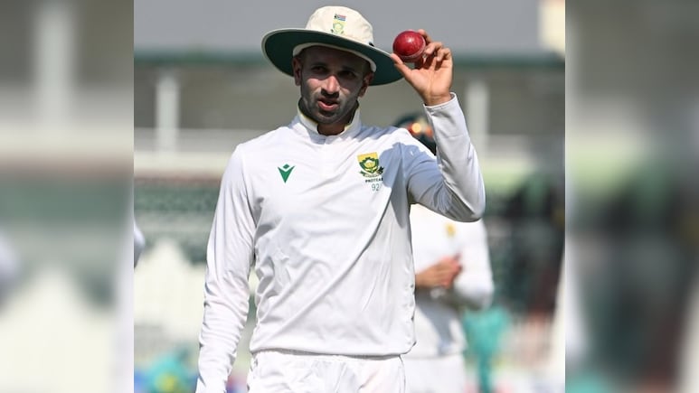 PAK vs SA: केशव महाराज ने चुन चुनकर 7 बल्लेबाजों को किया ढेर, यह कारनामा करने वाले बने दुनिया के दूसरे गेंदबाज PAK vs SA: केशव महाराज ने चुन चुनकर 7 बल्लेबाजों को किया ढेर, यह कारनामा करने वाले बने दुनिया के दूसरे गेंदबाज