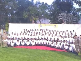 एक साथ 103 नक्सलियों ने डाले हथियार, 1.6 करोड़ के इनामी शामिल; एनकाउंटर में एक नक्सली भी हुआ ढेर एक साथ 103 नक्सलियों ने डाले हथियार, 1.6 करोड़ के इनामी शामिल; एनकाउंटर में एक नक्सली भी हुआ ढेर
