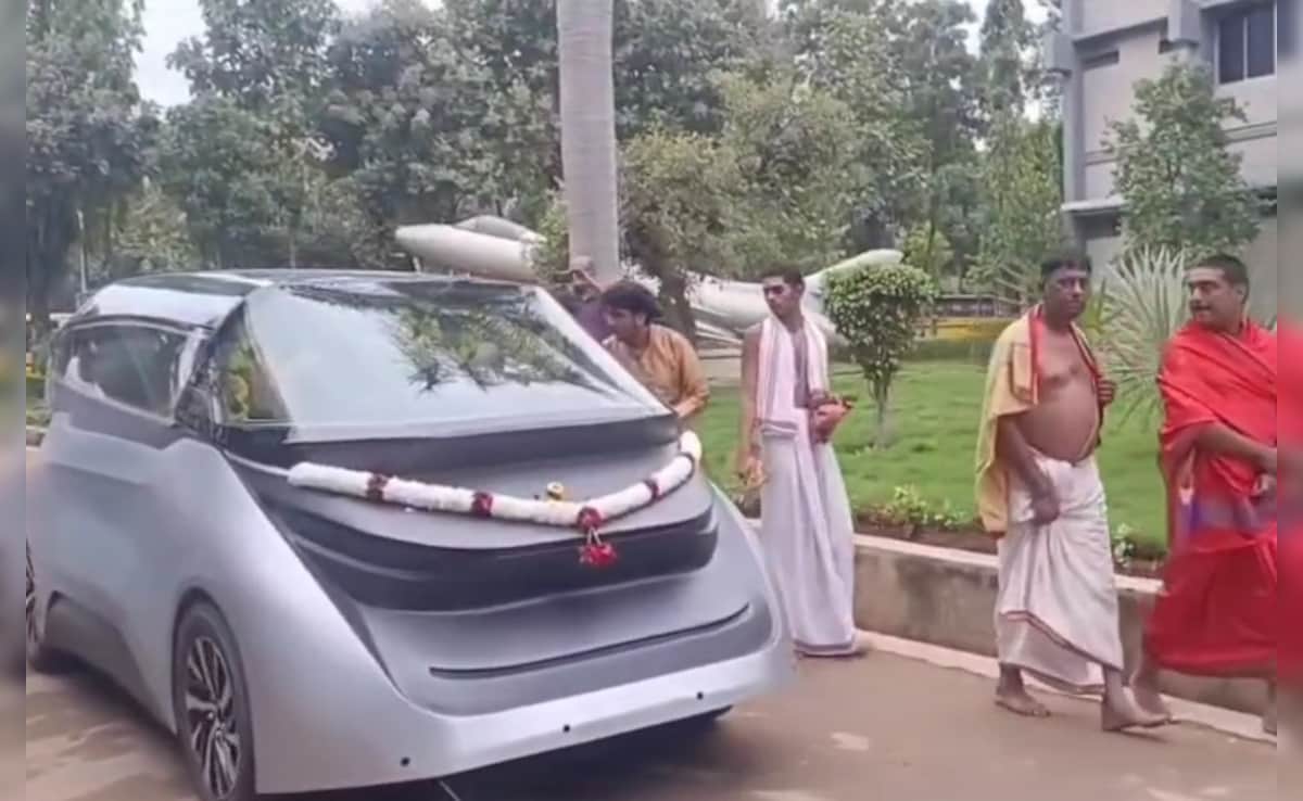 Video Of Driverless Car Goes Viral In Bengaluru As Seer Takes Joyride