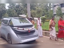 Video Of Driverless Car Goes Viral In Bengaluru As Seer Takes Joyride Video Of Driverless Car Goes Viral In Bengaluru As Seer Takes Joyride