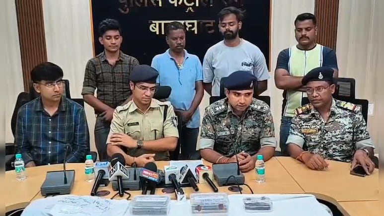 पति से अवैध संबंध के शक पर महिला पर खून सवार, सहेली के साथ मिलकर जेठानी का कर दिया मर्डर पति से अवैध संबंध के शक पर महिला पर खून सवार, सहेली के साथ मिलकर जेठानी का कर दिया मर्डर