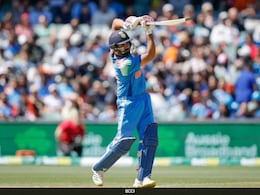 IND vs AUS: रोहित शर्मा ने दिखाया 'हिटमैन शो', SENA देशों में इतने छक्के लगाने वाले पहले एशियाई बल्लेबाज बने IND vs AUS: रोहित शर्मा ने दिखाया 'हिटमैन शो', SENA देशों में इतने छक्के लगाने वाले पहले एशियाई बल्लेबाज बने