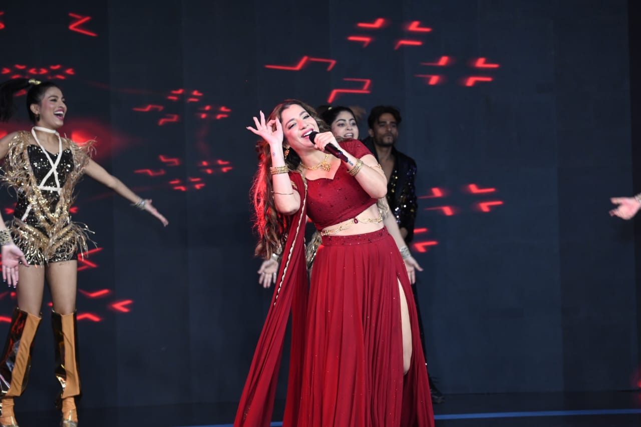 Jasmine Sandlas' Power-Packed Performance At Dettol Banega Swasth India Season 12 Launch